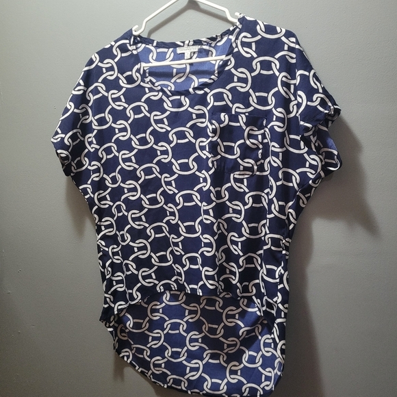 Larsen Gray Blue and White Chain Print Short Sleeve Top - Picture 1 of 5
